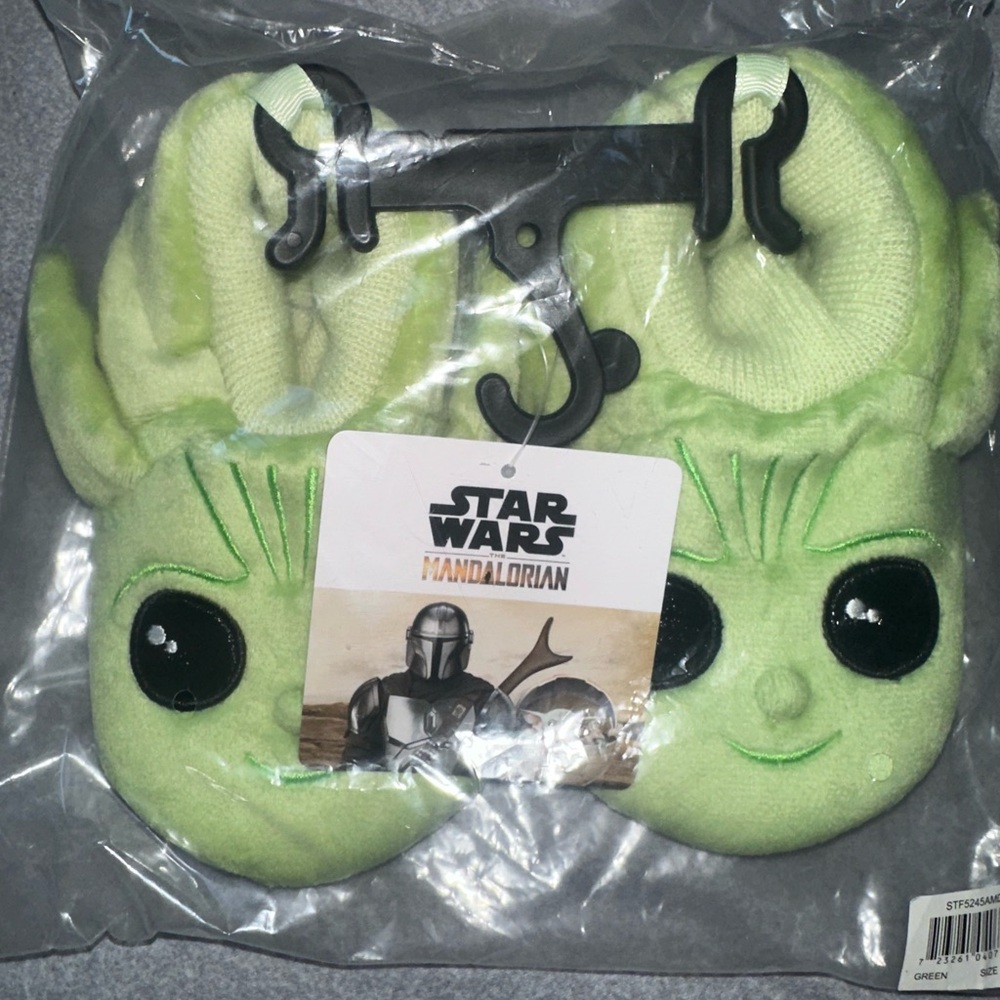 Lot of 2 Star Wars Mandalorian Green Kids slippers